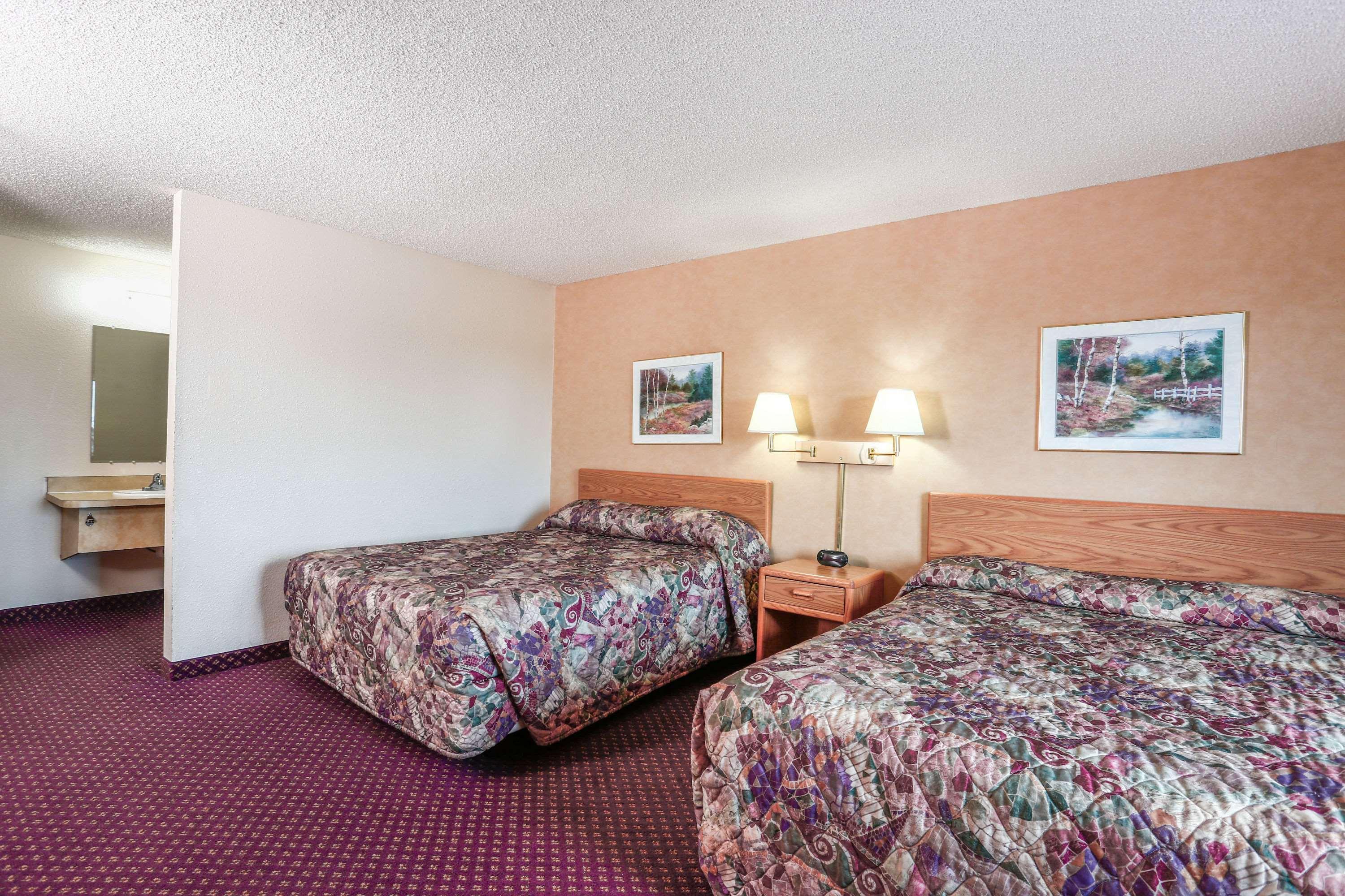 Travelodge By Wyndham Deer Lodge Montana Экстерьер фото