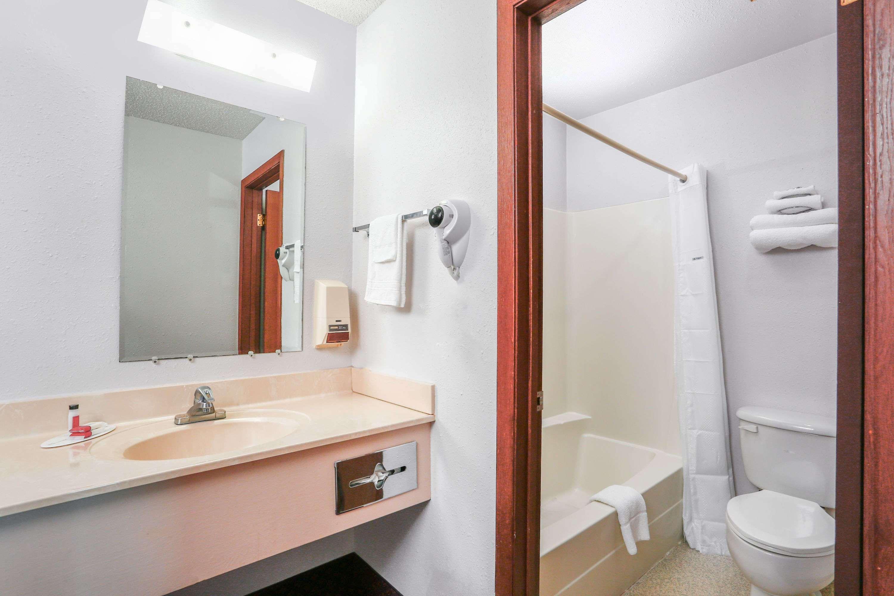 Travelodge By Wyndham Deer Lodge Montana Экстерьер фото