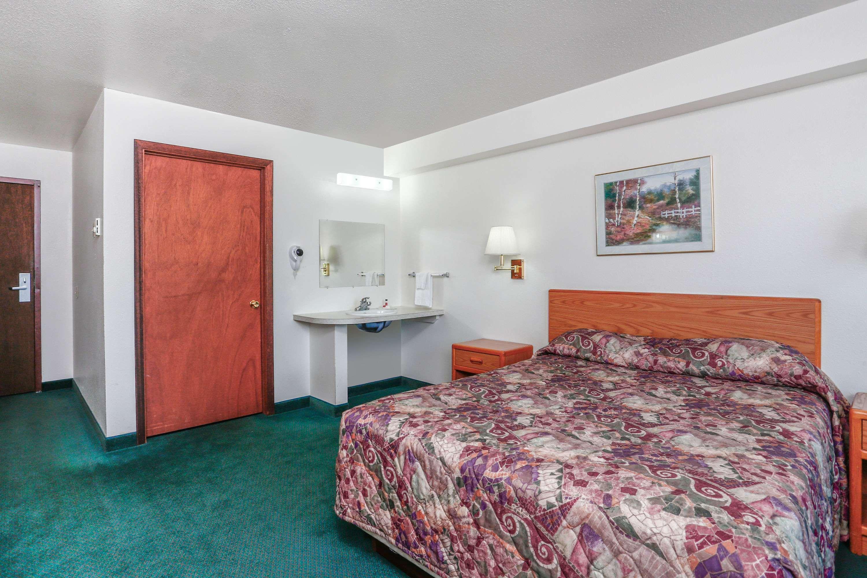 Travelodge By Wyndham Deer Lodge Montana Экстерьер фото