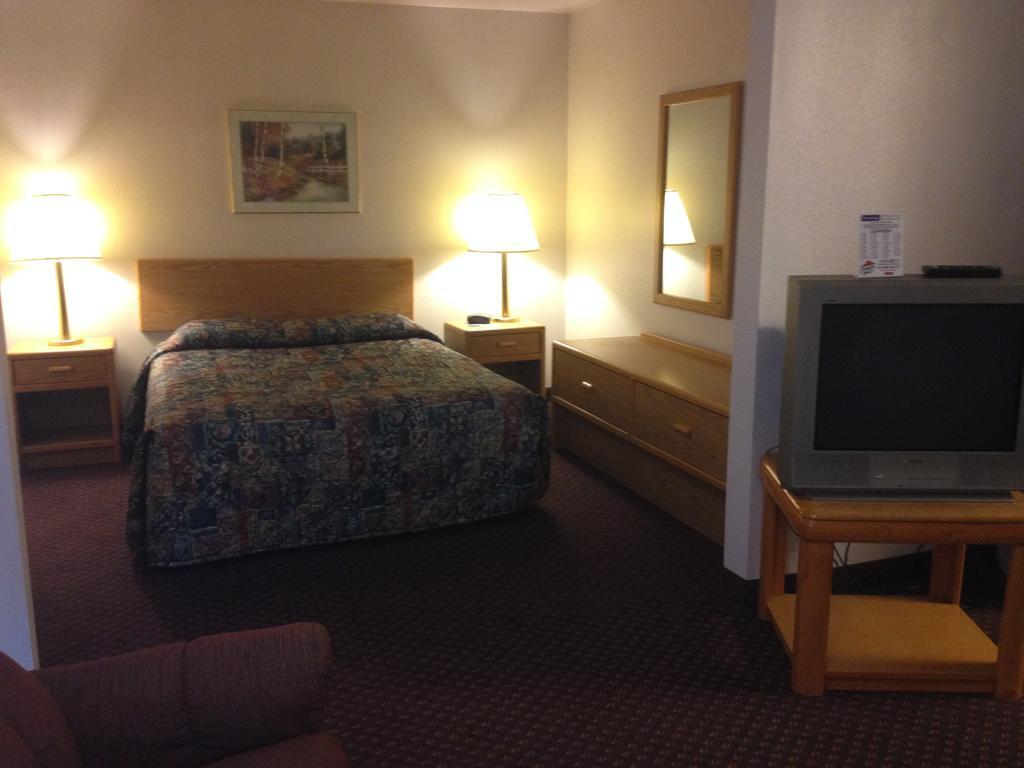 Travelodge By Wyndham Deer Lodge Montana Экстерьер фото