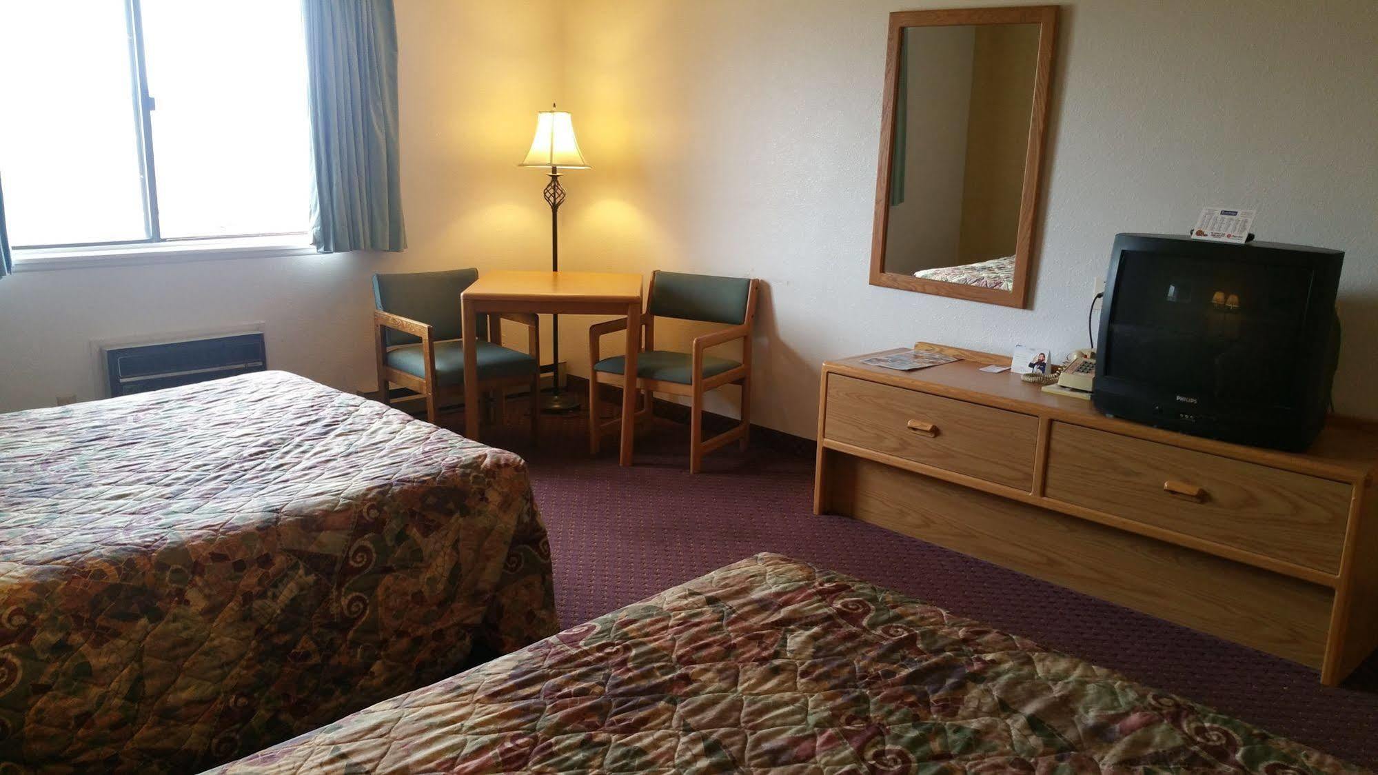 Travelodge By Wyndham Deer Lodge Montana Экстерьер фото